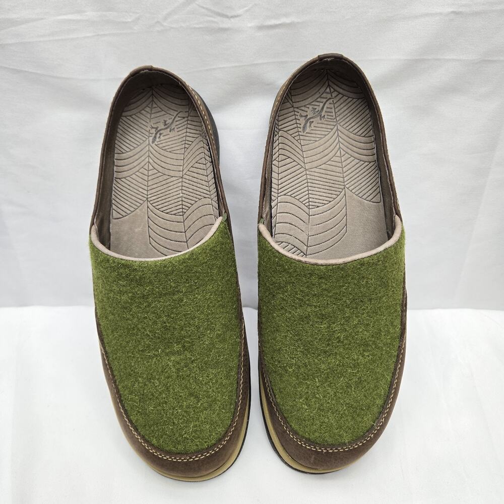 Chaco Women’s Green and Brown Felt Slip-On Clogs